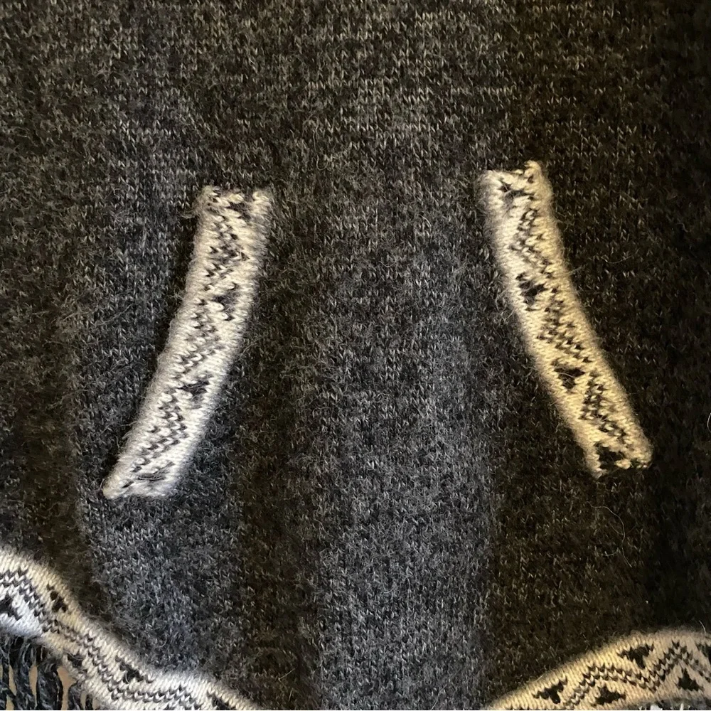 Cozy Soft Alpaca Blend Style Sweater - Warm Lightweight Knit, Hooded Pullover - Picture 4 of 11